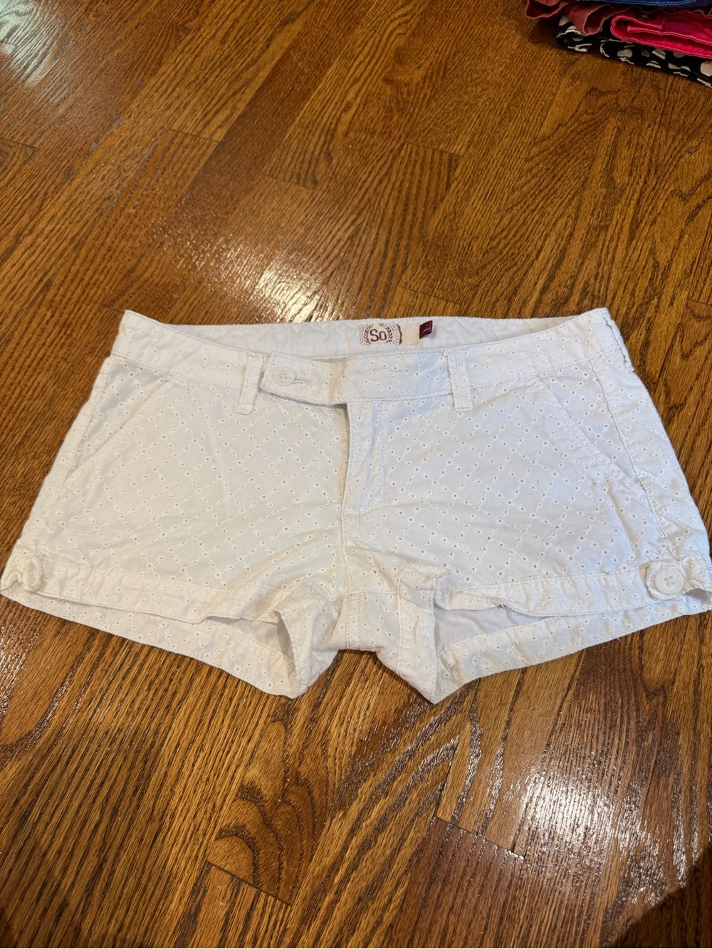 SO White Eyelet Cotton Shorts size 7